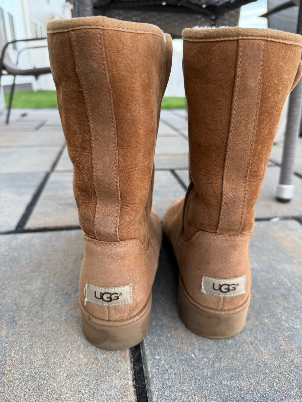 Ugh Amie Women's Suede Shearling Mid-Calf Boots chestnut brown - Picture 3 of 7